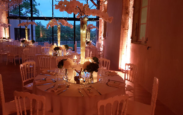 Mariages, chambres d'hôtes et privatisation du château de l'hers