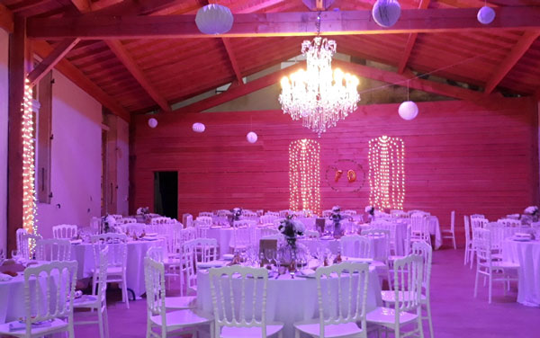 Mariages, chambres d'hôtes et privatisation du château de l'hers